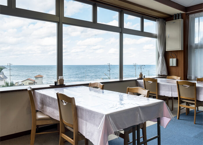 日本海を一望するレストラン